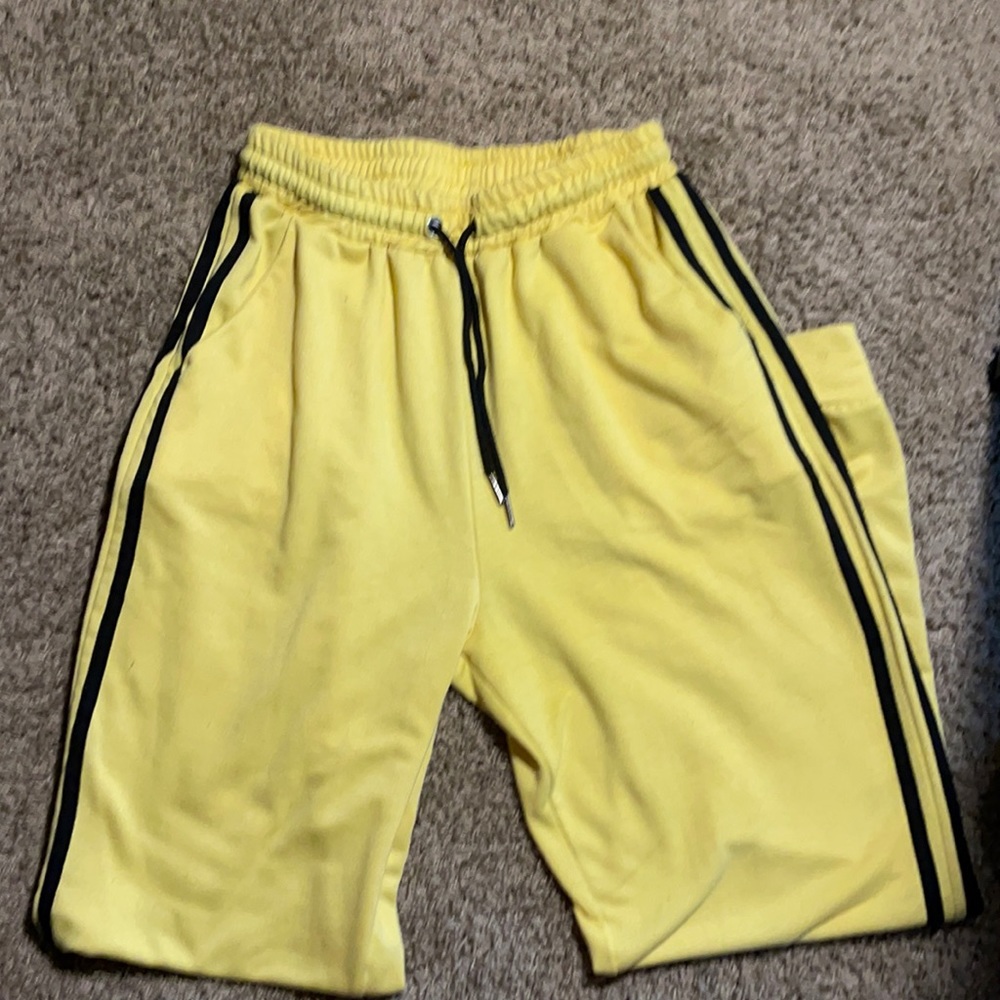Light yellow sweatpants